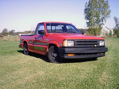 Mazda pickup z roku 1988 na elektrickém pohone 