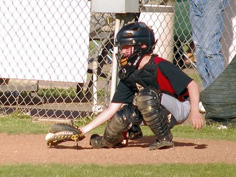 Baseball je kolektivní pálkovací míčová hra, při níž se útočící hráč (pálkař) snaží pálkou zasáhnout míč nadhozený bránícím nadhazovačem. Ve hře proti sobě stojí dvě družstva, která mají po devíti hráčích. Cílem hry je získat více bodů, než má soupeřící tým. Pokud pálkař oběhne všechny 4 mety, aniž by byl vyautován, jeho družstvo získává bod.
