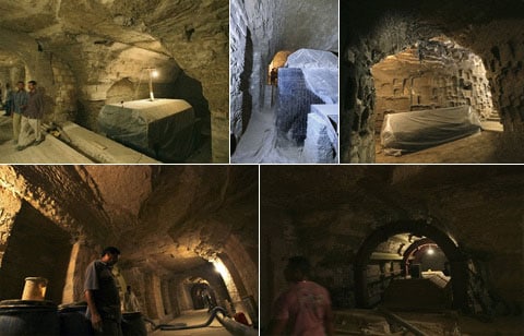 A toto jsou některé snímky ze Serapeumu - podzemní svatyně v Saqqaře - tunel, ve kterém pochovávali posvátné mumifikované býky. Serapeum byl objeven archeology už v roce 1850. Posledních deset let je uzavřen pro návštěvníky - rekonstrukce... 