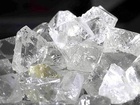 Diamant je nejtvrdší známý přírodní minerál (nerost) a třetí nejtvrdší látka vůbec (po fulleritu a ACNR). Jedná se o krystalickou formu uhlíku C. Tvoří hlavně jednotlivé krystaly oktaedrického, dodekaedrického nebo krychlového vzhledu. Diamant je nejtvrdší známý přírodní minerál (nerost) a třetí nejtvrdší látka vůbec (po fulleritu a ACNR). Jedná se o krystalickou formu uhlíku C. Tvoří hlavně jednotlivé krystaly oktaedrického, dodekaedrického nebo krychlového vzhledu.