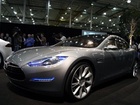 Nový elektrický model je na cestě Tesla Tesla Motors plánuje kolem roku 2010 celou řadu cenově dostupných bateriemi-poháněných modelů Nový elektrický model je na cestě Tesla Tesla Motors plánuje kolem roku 2010 celou řadu cenově dostupných bateriemi-poháněných modelů